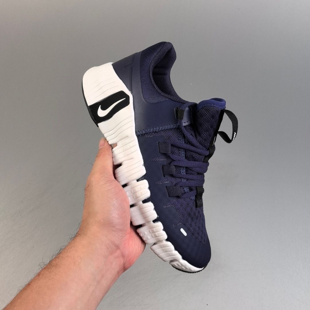 Stylish, breathable, lightweight unisex sneakers & T-SHIRT - Image 10