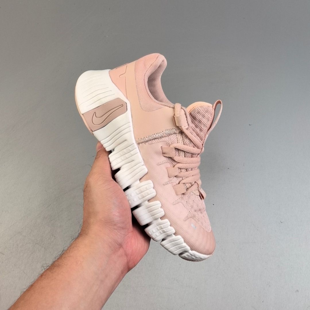Stylish, breathable, lightweight unisex sneakers & T-SHIRT - Image 11
