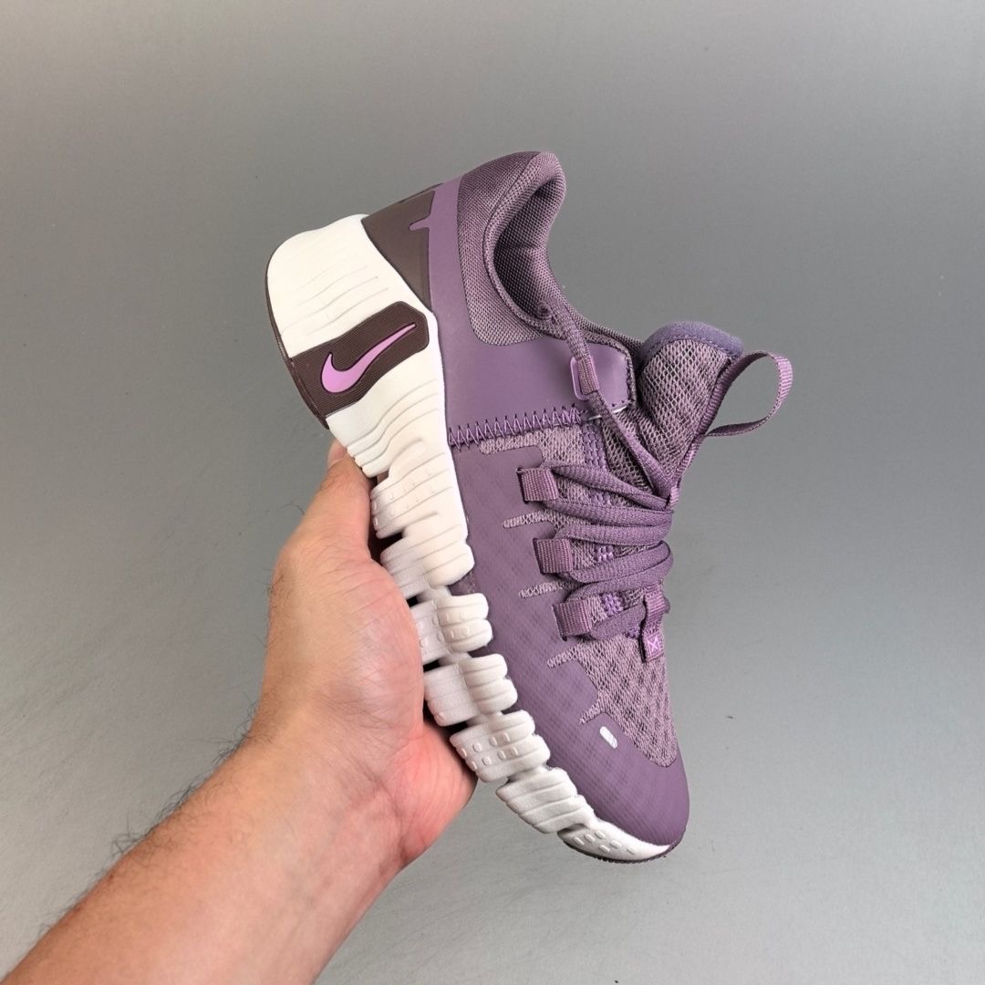 Stylish, breathable, lightweight unisex sneakers & T-SHIRT - Image 13